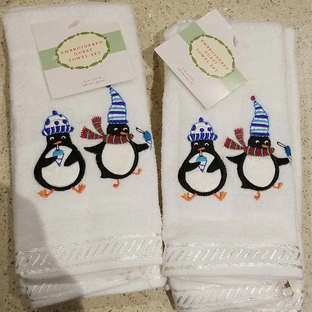 Set of 4 finger tip towels NWT